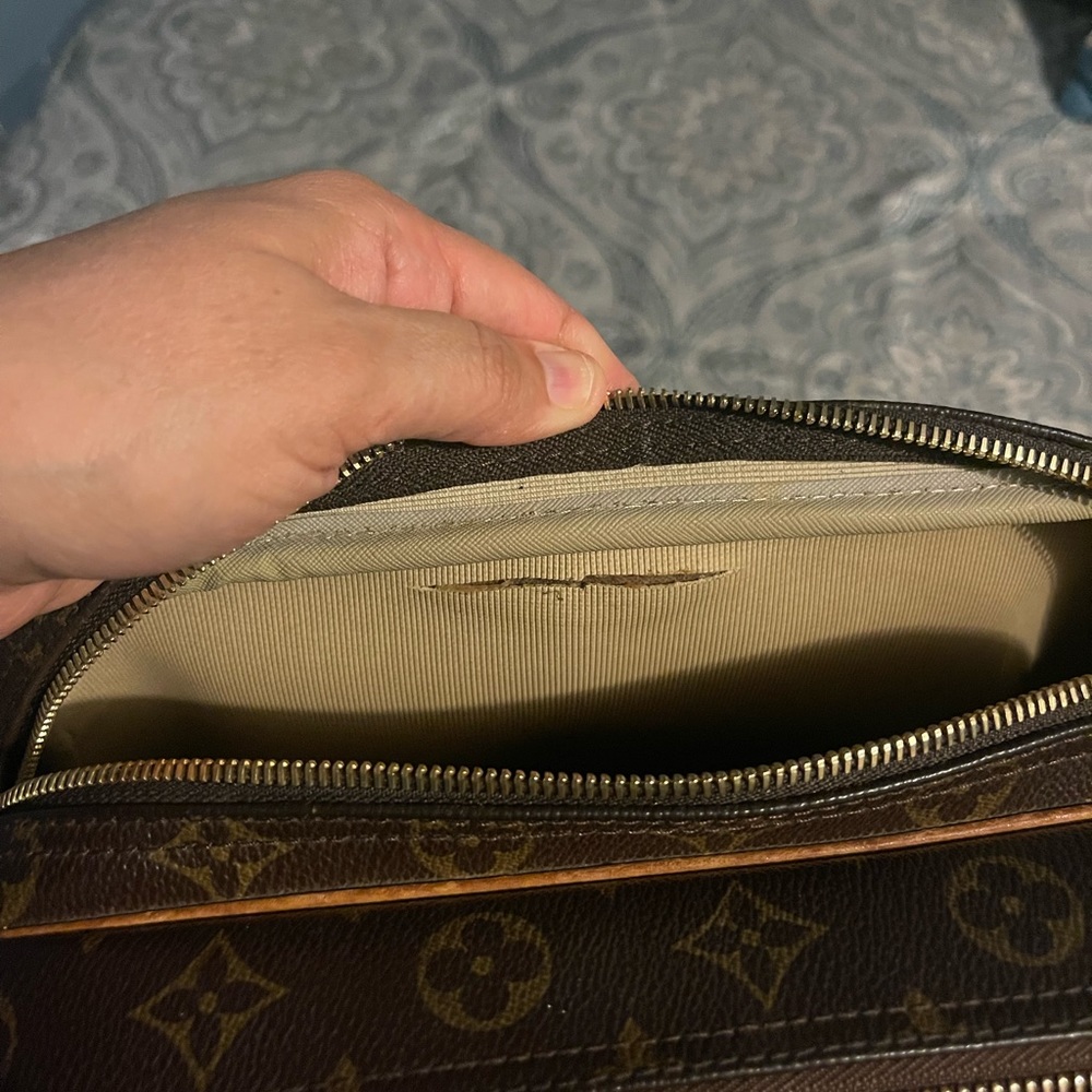 Authentic Lv Camera Bag/ Messenger - image 5